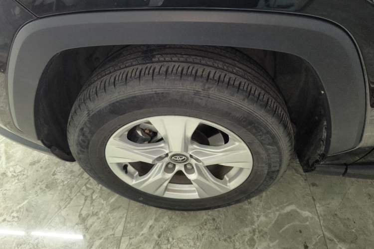 Used Toyota RAV4 2024 2.0L CVT Two-Wheel Drive Urban Edition Exterior 4