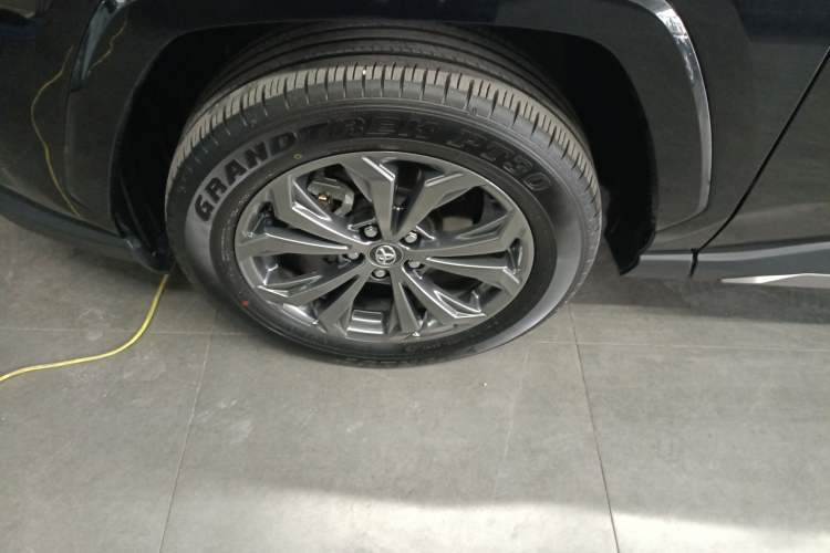 Used Toyota RAV4 2024 2.0L CVT Two-Wheel Drive Fashion Plus Edition Exterior 4