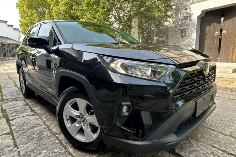 Used Toyota RAV4 2024 2.0L CVT Two-Wheel Drive Urban Edition Exterior 5