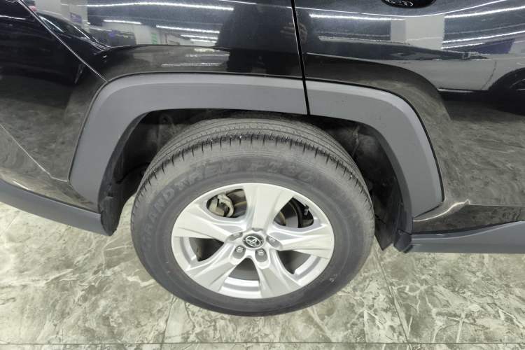 Used Toyota RAV4 2024 2.0L CVT Two-Wheel Drive Urban Edition Exterior 5