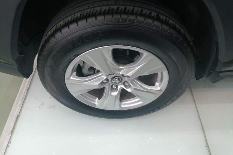 Used Toyota RAV4 2024 2.0L CVT Two-Wheel Drive Urban Edition Exterior 5