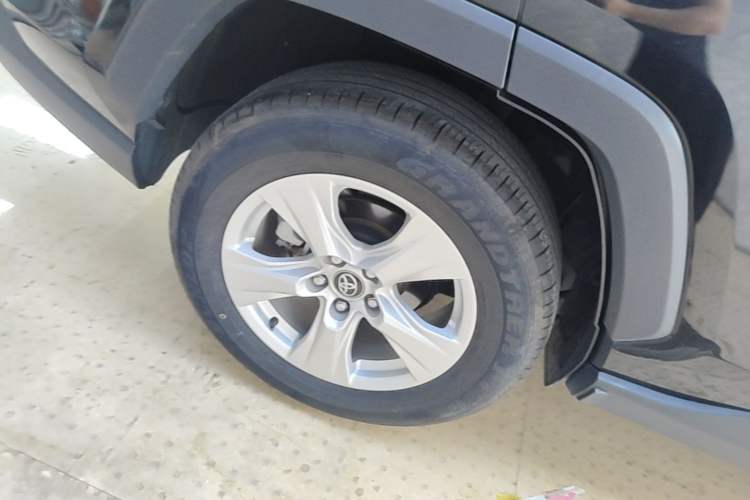Used Toyota RAV4 2024 2.0L CVT Two-Wheel Drive Urban Edition Exterior 5