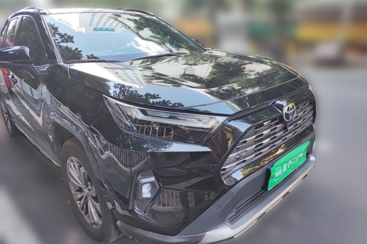 Used Toyota RAV4 2024 2.0L CVT Two-Wheel Drive Fashion Plus Edition Front Right 45 Deg