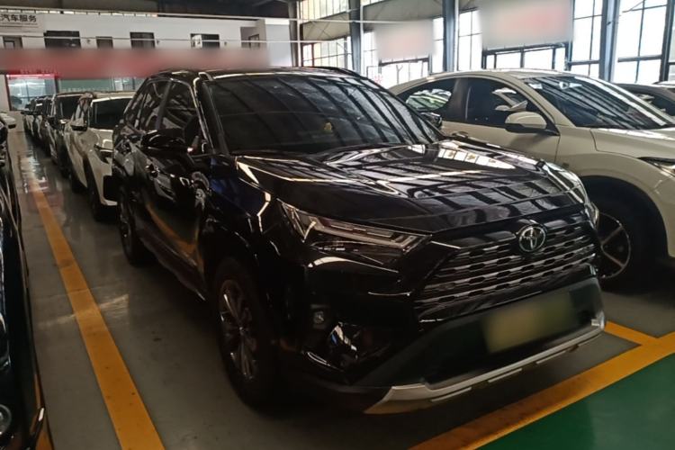 Used Toyota RAV4 2024 2.0L CVT Two-Wheel Drive Fashion Plus Edition Front Right 45 Deg