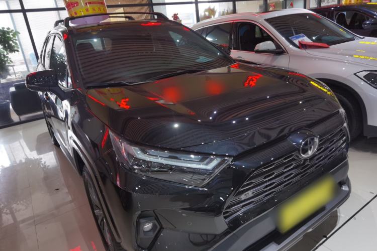 Used Toyota RAV4 2024 2.0L CVT Two-Wheel Drive Fashion Plus Edition Front Right 45 Deg