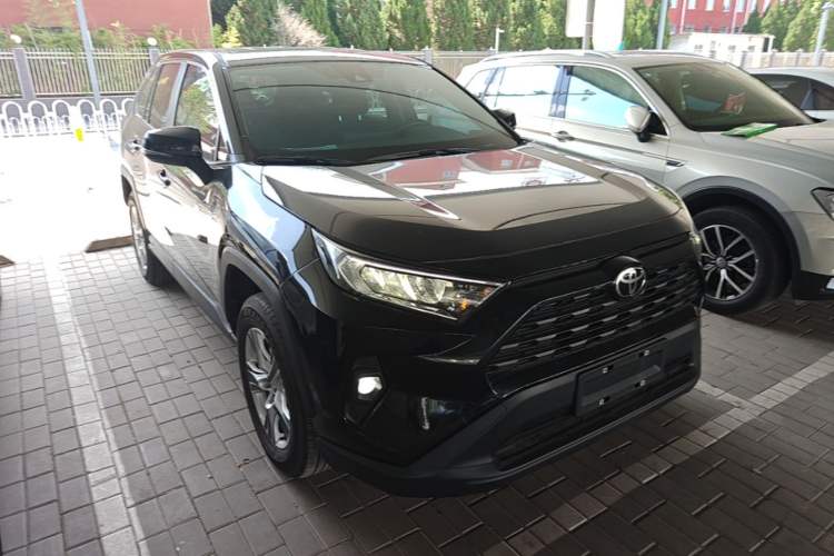 Used Toyota RAV4 2024 2.0L CVT Two-Wheel Drive Urban Edition Front Right 45 Deg