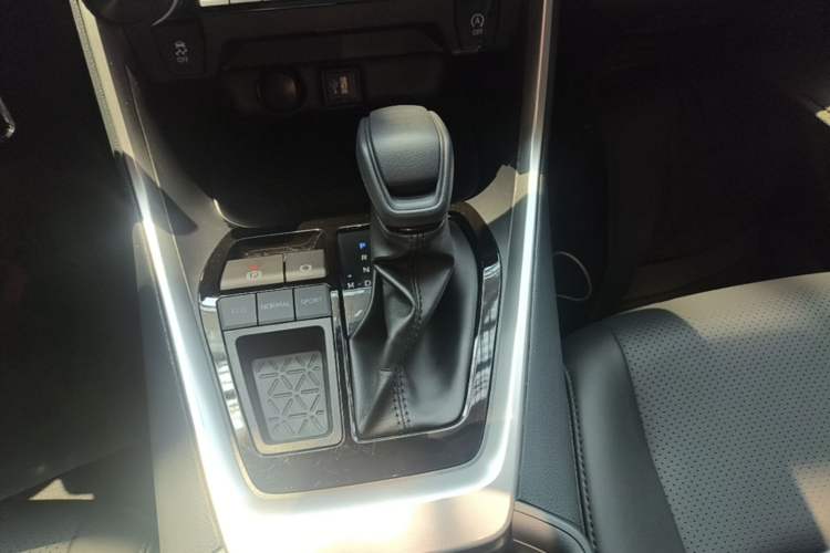 Used Toyota RAV4 2024 2.0L CVT Two-Wheel Drive Urban Edition Gear Lever