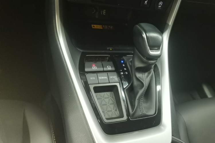 Used Toyota RAV4 2024 2.0L CVT Two-Wheel Drive Fashion Plus Edition Gear Lever