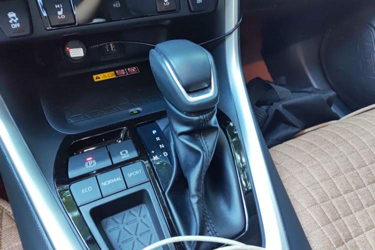 Used Toyota RAV4 2024 2.0L CVT Two-Wheel Drive Fashion Plus Edition Gear Lever