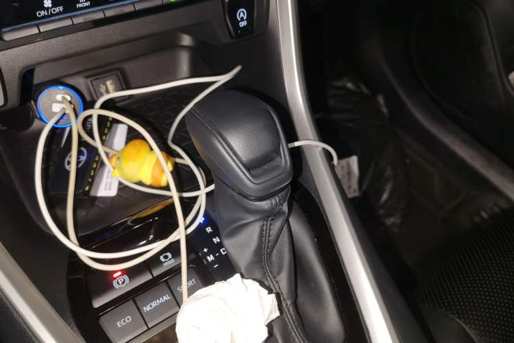 Used Toyota RAV4 2024 2.0L CVT Two-Wheel Drive Urban Edition Gear Lever