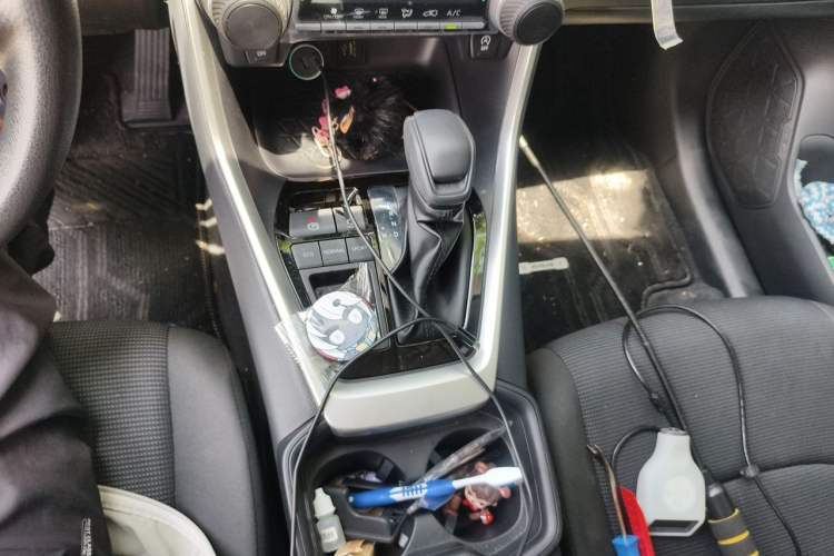 Used Toyota RAV4 2024 2.0L CVT Two-Wheel Drive Urban Edition Gear Lever