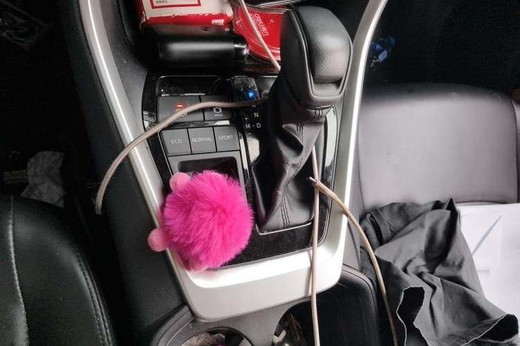 Used Toyota RAV4 2024 2.0L CVT Two-Wheel Drive Urban Edition Gear Lever