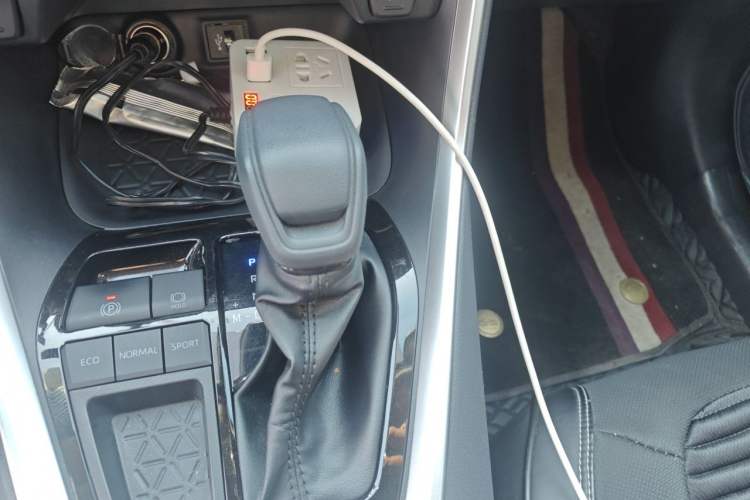 Used Toyota RAV4 2024 2.0L CVT Two-Wheel Drive Urban Edition Gear Lever