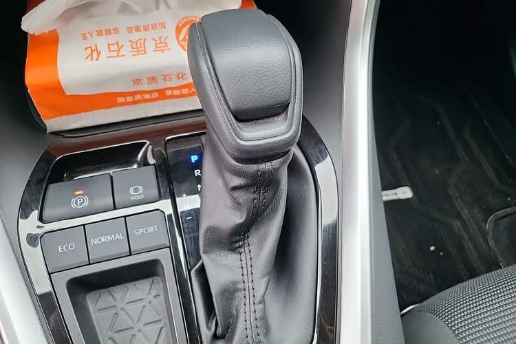Used Toyota RAV4 2024 2.0L CVT Two-Wheel Drive Urban Edition Gear Lever