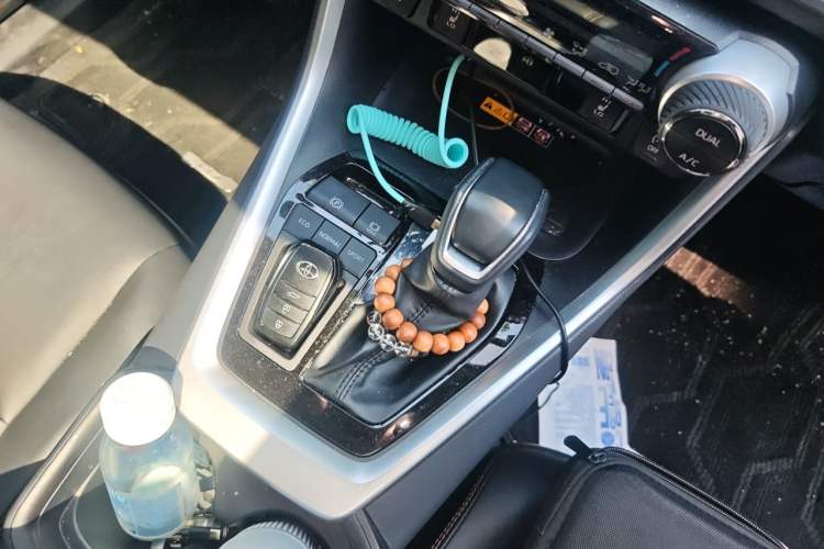 Used Toyota RAV4 2024 2.0L CVT Two-Wheel Drive Fashion Plus Edition Gear Lever