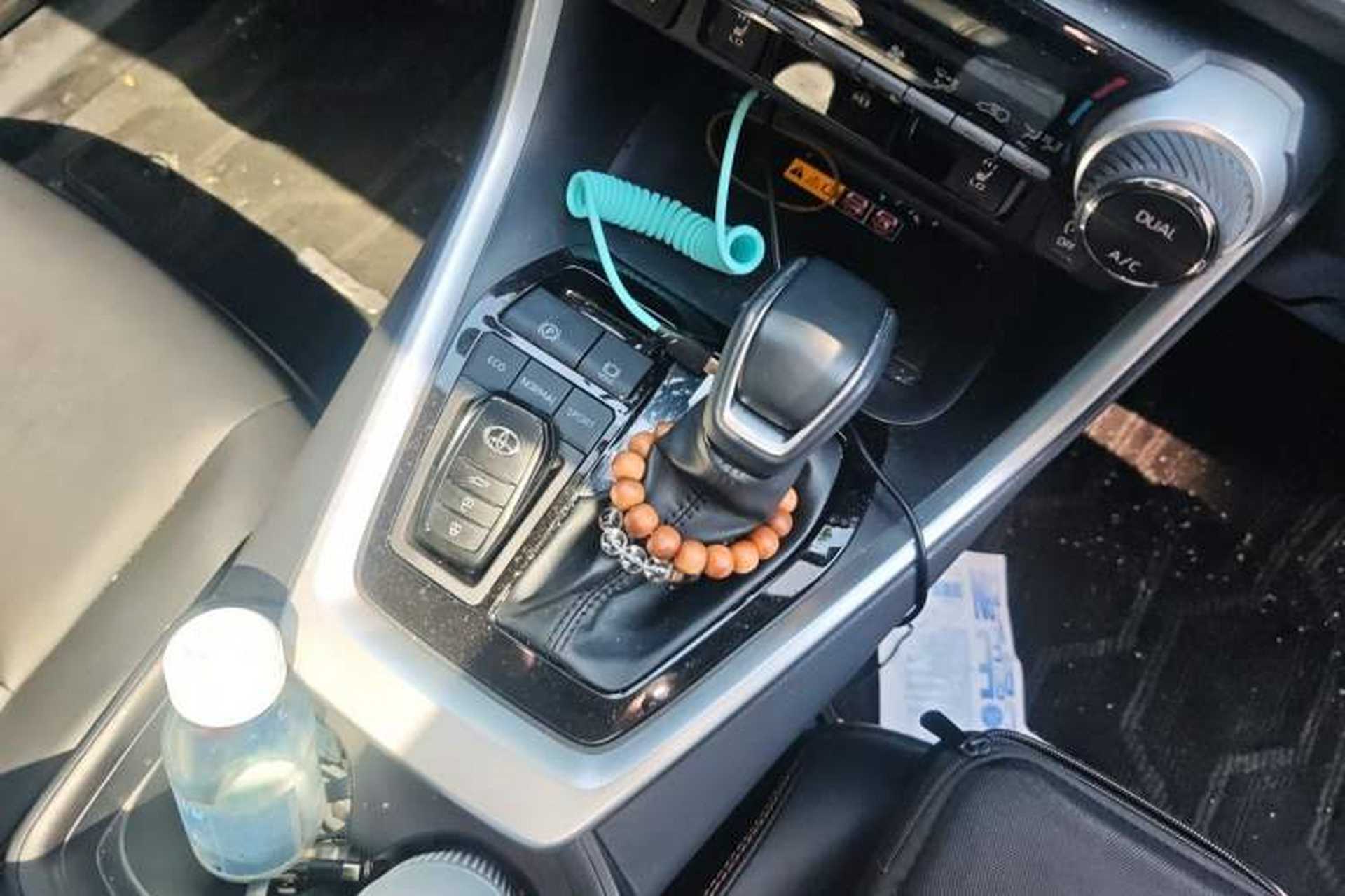 Used Toyota RAV4 2024 2.0L CVT Two-Wheel Drive Fashion Plus Edition Gear Lever