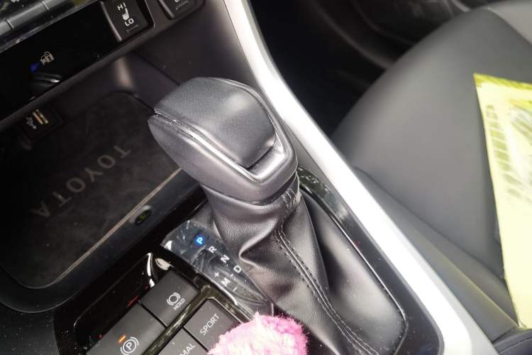 Used Toyota RAV4 2024 2.0L CVT Two-Wheel Drive Fashion Plus Edition Gear Lever