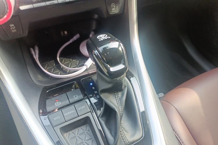 Used Toyota RAV4 2024 2.0L CVT Two-Wheel Drive Urban Edition Gear Lever