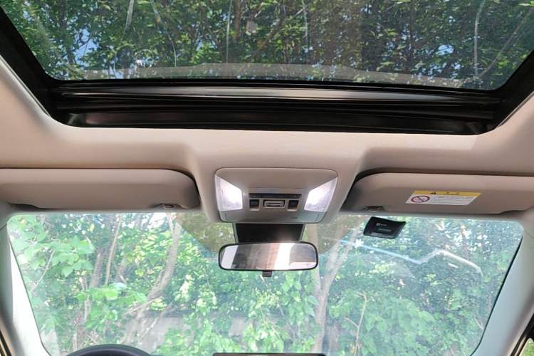 Used Toyota RAV4 2024 2.0L CVT Two-Wheel Drive Fashion Plus Edition Headliner