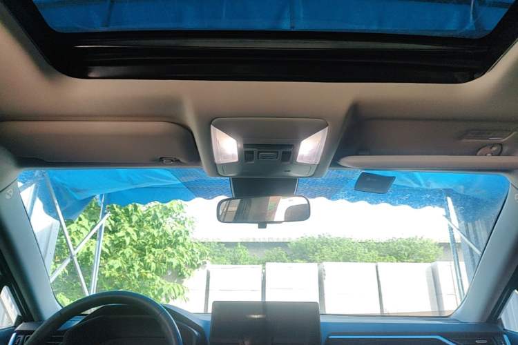 Used Toyota RAV4 2024 2.0L CVT Two-Wheel Drive Fashion Plus Edition Headliner