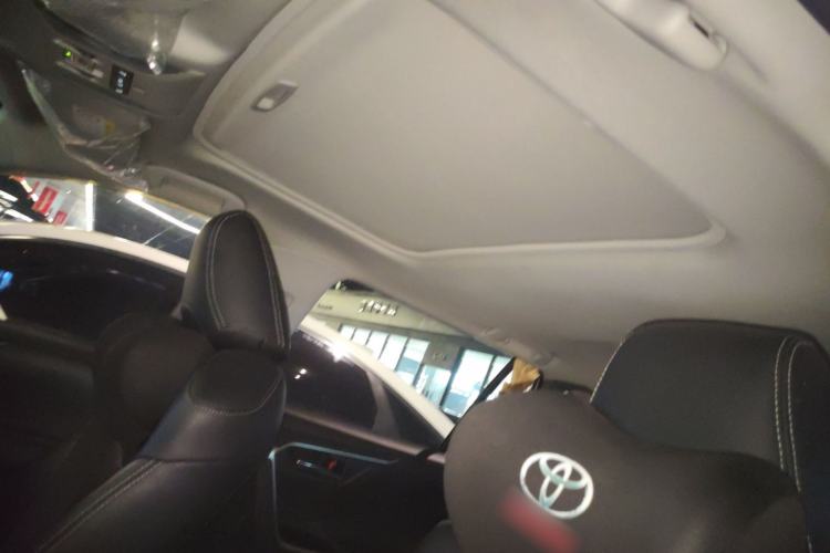 Used Toyota RAV4 2024 2.0L CVT Two-Wheel Drive Fashion Edition Headliner