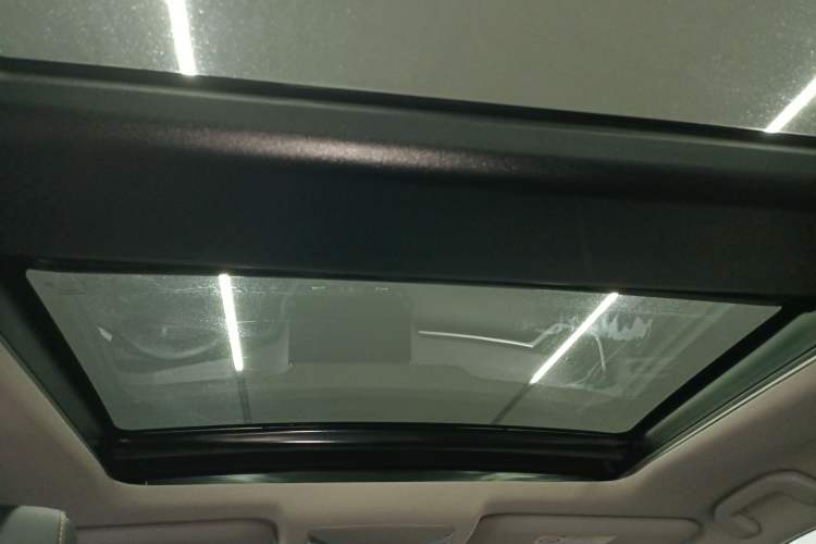 Used Toyota RAV4 2024 2.0L CVT Two-Wheel Drive Fashion Plus Edition Headliner