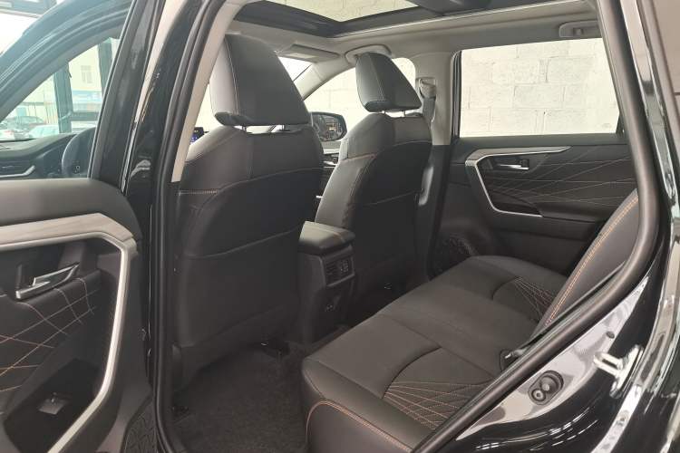 Used Toyota RAV4 2024 2.0L CVT Two-Wheel Drive Fashion Plus Edition Interior 1