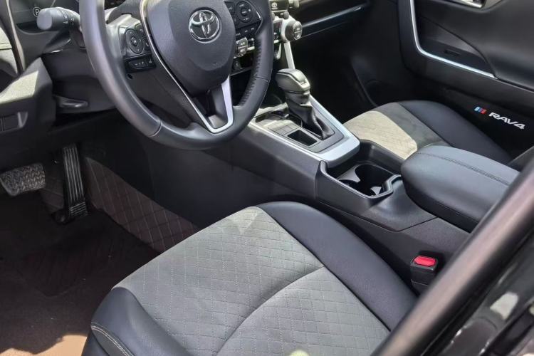 Used Toyota RAV4 2024 2.0L CVT 4x4 Explorer Plus Edition Interior 3