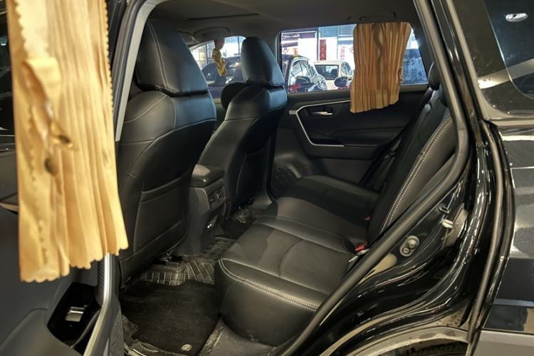 Used Toyota RAV4 2024 2.0L CVT Two-Wheel Drive Fashion Edition Interior 3