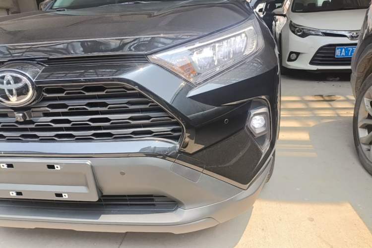 Used Toyota RAV4 2024 2.0L CVT Two-Wheel Drive Urban Edition Left Front Headlight