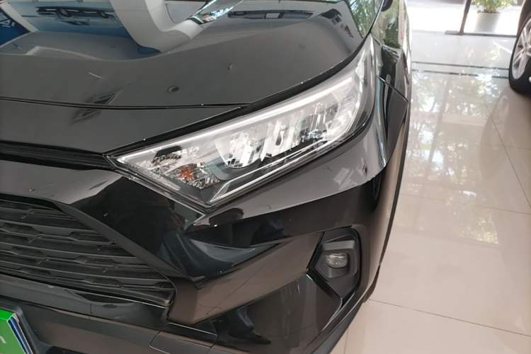 Used Toyota RAV4 2024 2.0L CVT Two-Wheel Drive Urban Edition Left Front Headlight