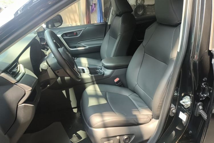 Used Toyota RAV4 2024 2.0L CVT Two-Wheel Drive Urban Edition Left Front Seat