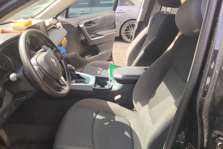 Used Toyota RAV4 2024 2.0L CVT Two-Wheel Drive Urban Edition Left Front Seat