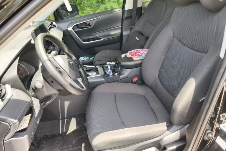 Used Toyota RAV4 2024 2.0L CVT Two-Wheel Drive Urban Edition Left Front Seat