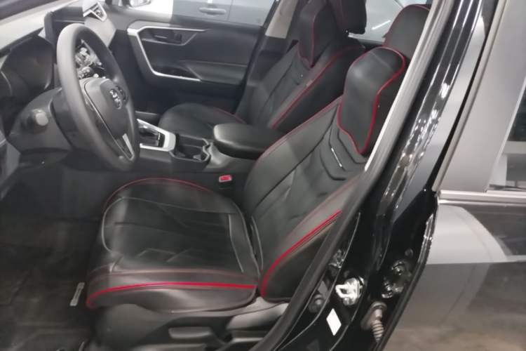 Used Toyota RAV4 2024 2.0L CVT Two-Wheel Drive Urban Edition Left Front Seat