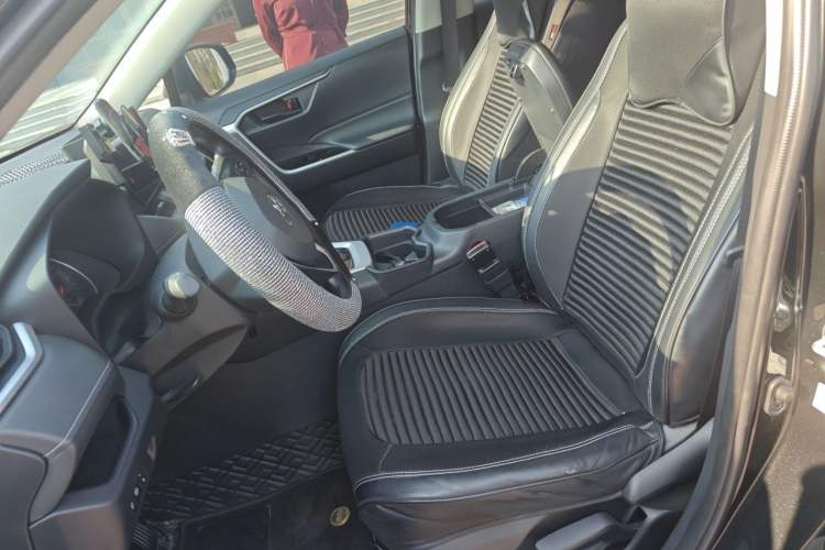 Used Toyota RAV4 2024 2.0L CVT Two-Wheel Drive Urban Edition Left Front Seat