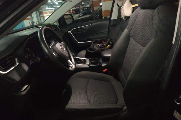 Used Toyota RAV4 2024 2.0L CVT Two-Wheel Drive Urban Edition Left Front Seat