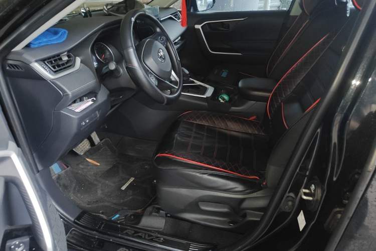Used Toyota RAV4 2024 2.0L CVT Two-Wheel Drive Urban Edition Left Front Seat