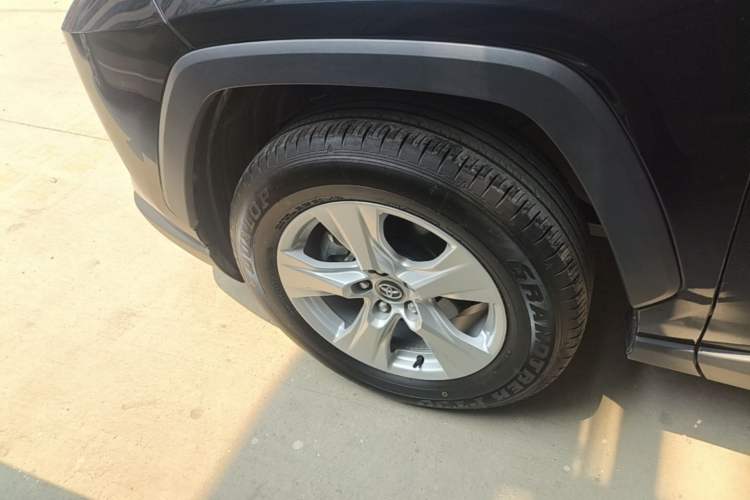Used Toyota RAV4 2024 2.0L CVT Two-Wheel Drive Urban Edition Left Front Wheel Hub