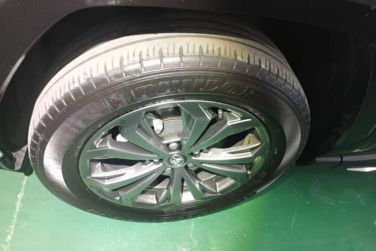 Used Toyota RAV4 2024 2.0L CVT Two-Wheel Drive Fashion Plus Edition Left Front Wheel Hub