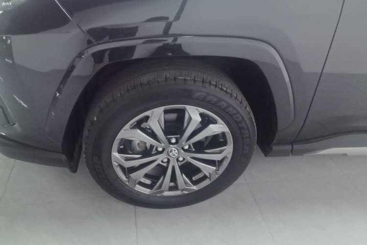 Used Toyota RAV4 2024 2.0L CVT Two-Wheel Drive Fashion Plus Edition Left Front Wheel Hub
