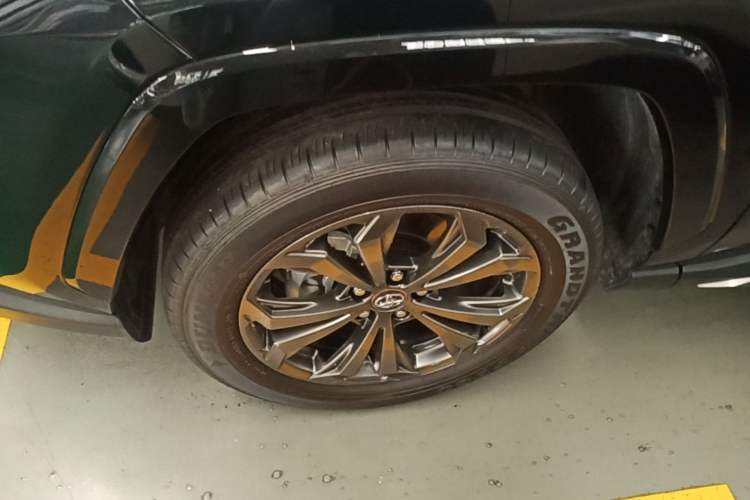 Used Toyota RAV4 2024 2.0L CVT Two-Wheel Drive Fashion Plus Edition Left Front Wheel Hub