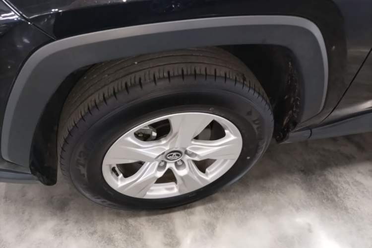 Used Toyota RAV4 2024 2.0L CVT Two-Wheel Drive Urban Edition Left Front Wheel Hub