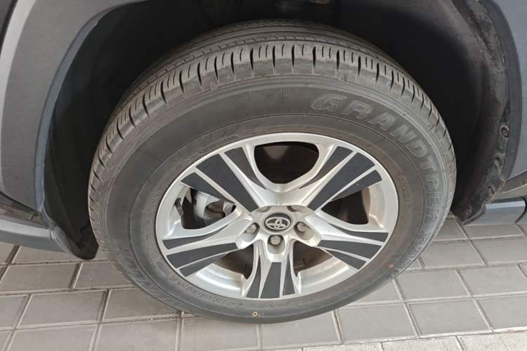 Used Toyota RAV4 2024 2.0L CVT Two-Wheel Drive Urban Edition Left Front Wheel Hub