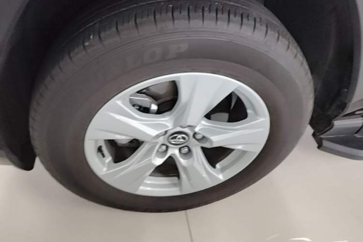 Used Toyota RAV4 2024 2.0L CVT Two-Wheel Drive Urban Edition Left Front Wheel Hub