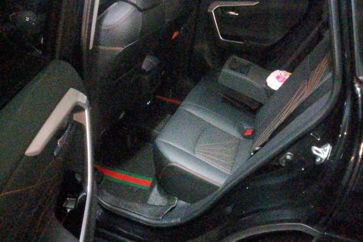 Used Toyota RAV4 2024 2.0L CVT Two-Wheel Drive Fashion Plus Edition Left Rear Seat