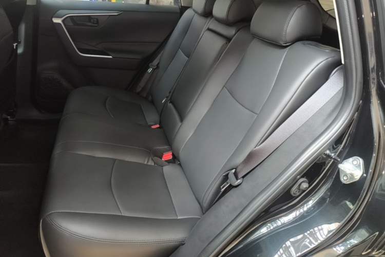 Used Toyota RAV4 2024 2.0L CVT Two-Wheel Drive Urban Edition Left Rear Seat