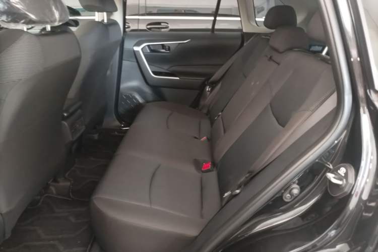 Used Toyota RAV4 2024 2.0L CVT Two-Wheel Drive Urban Edition Left Rear Seat