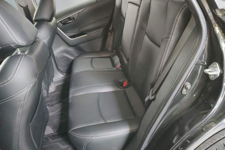Used Toyota RAV4 2024 2.0L CVT Two-Wheel Drive Urban Edition Left Rear Seat