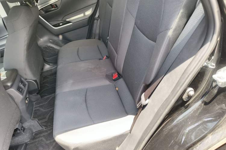Used Toyota RAV4 2024 2.0L CVT Two-Wheel Drive Urban Edition Left Rear Seat